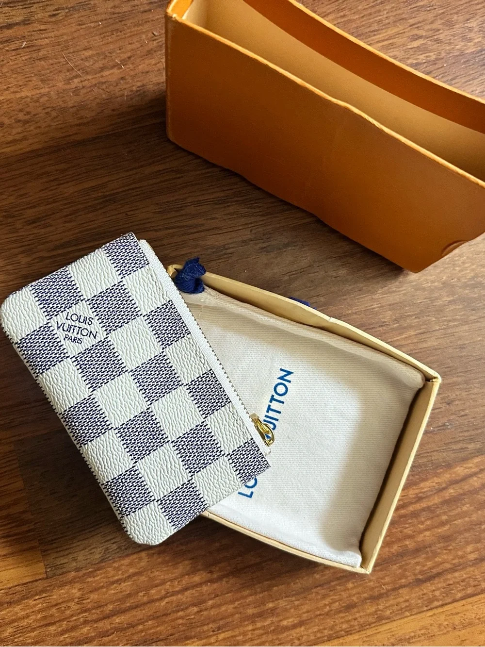 Louis Vuitton compact louis